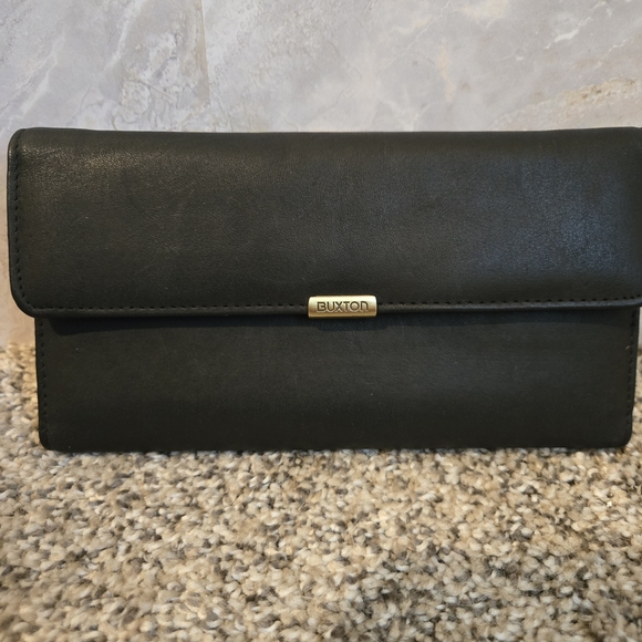 Buxton Handbags - Buxton Black Women's Clutch Wallet